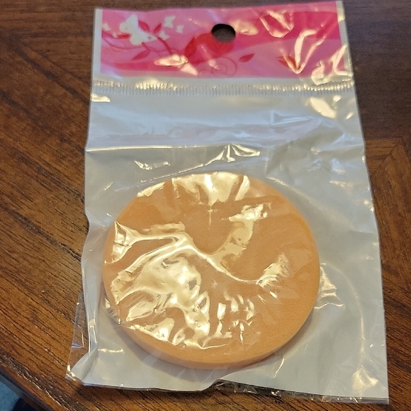 Other - 18 Round Makeup Sponge